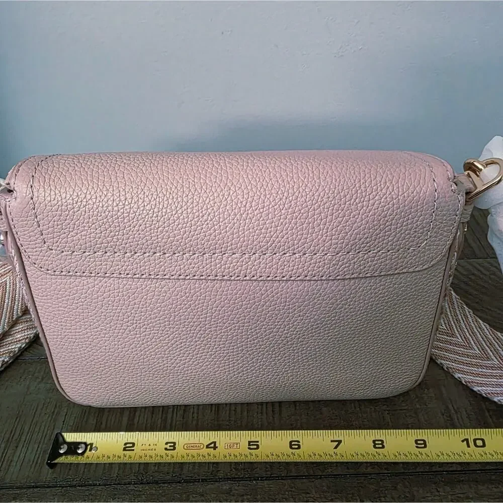 Marc Jacobs compact pebbled